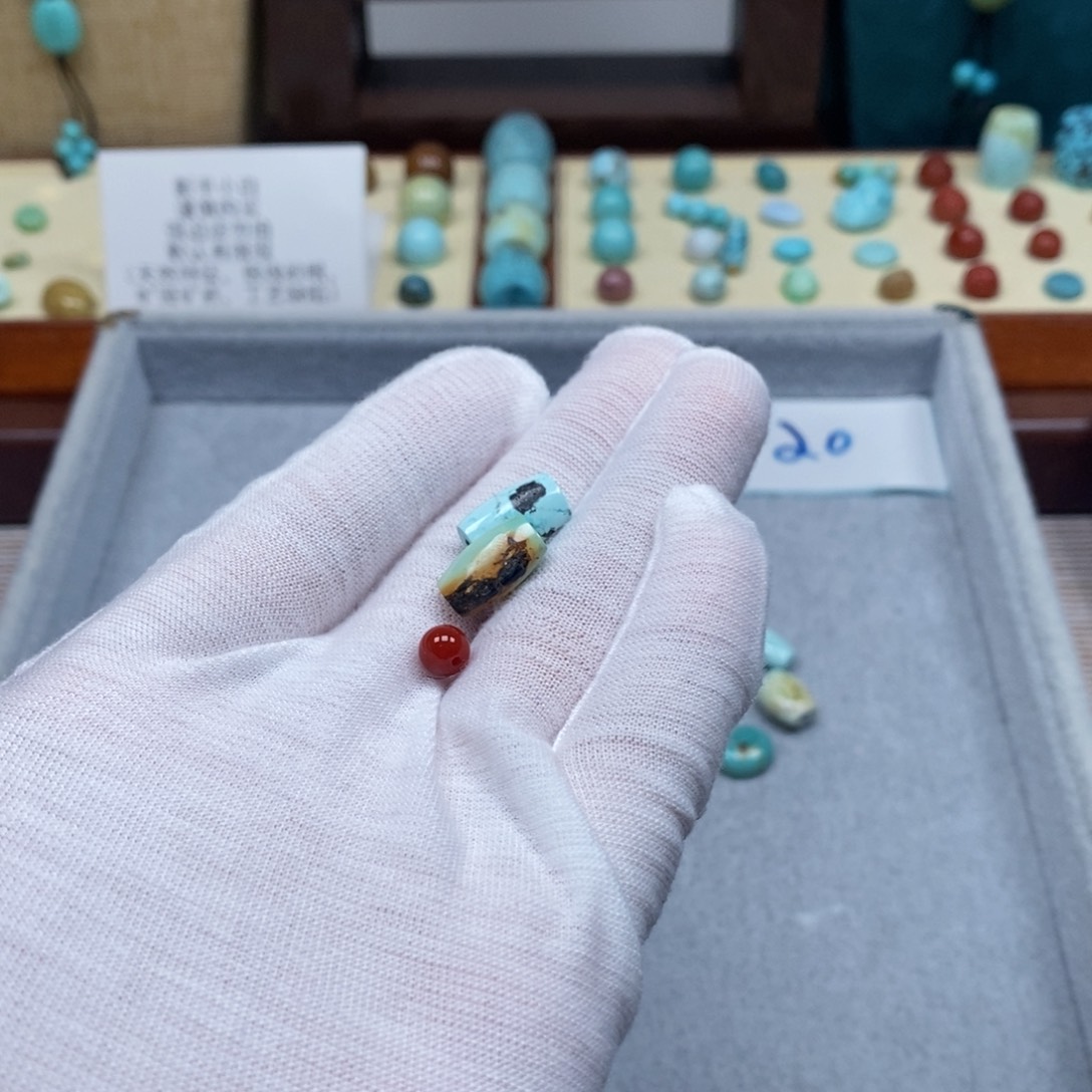 南红玛瑙配饰未镶嵌