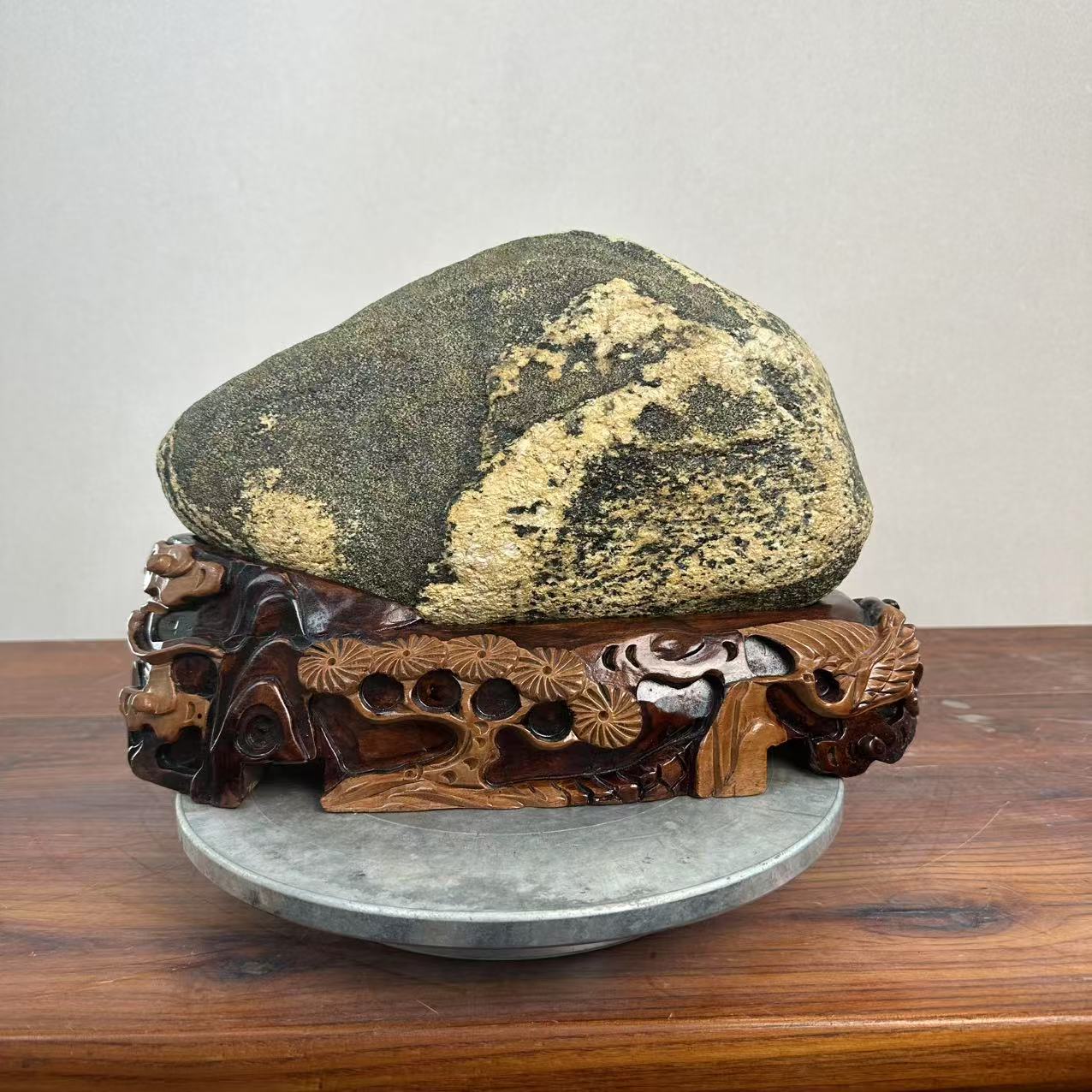 《数字：7》摆件，长38cm*高24cm*厚15cm，重量：25斤。