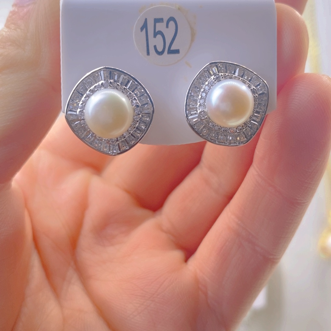 淡水珍珠耳饰未镶嵌