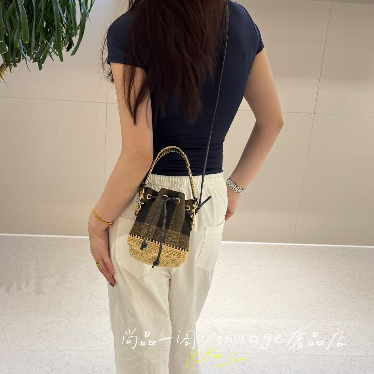 95新 FENDI/芬迪 尚品一阁/迷你编织水桶包 展