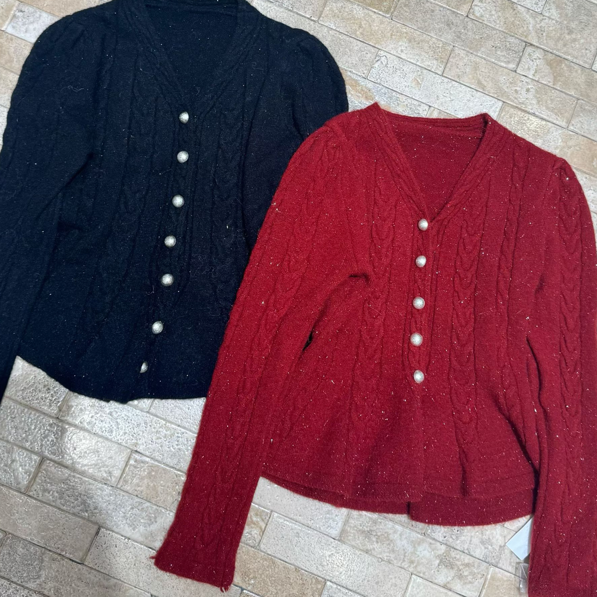 细闪针织鸡心领小衫