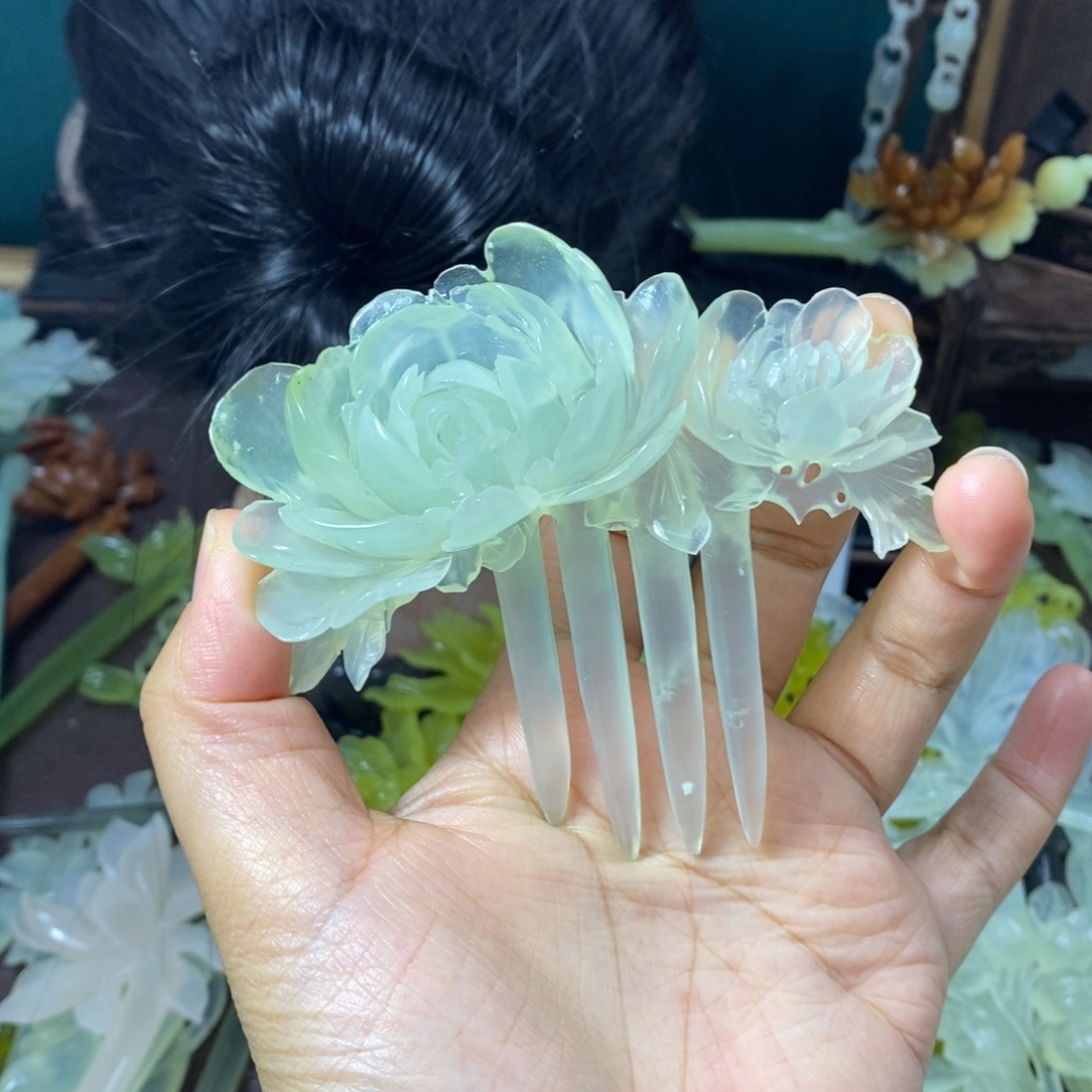O***)蛇纹石玉未镶嵌发饰