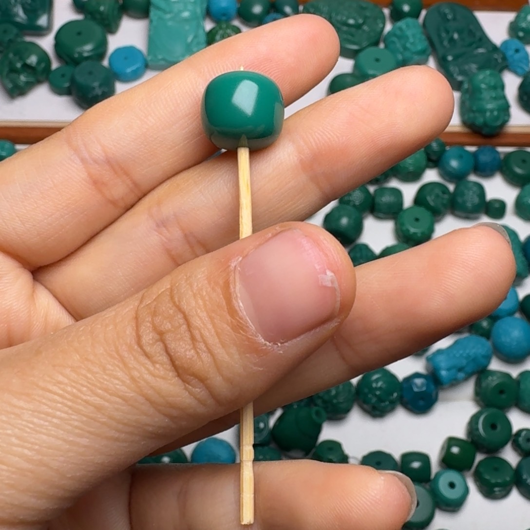 琉璃颈饰科技松配饰