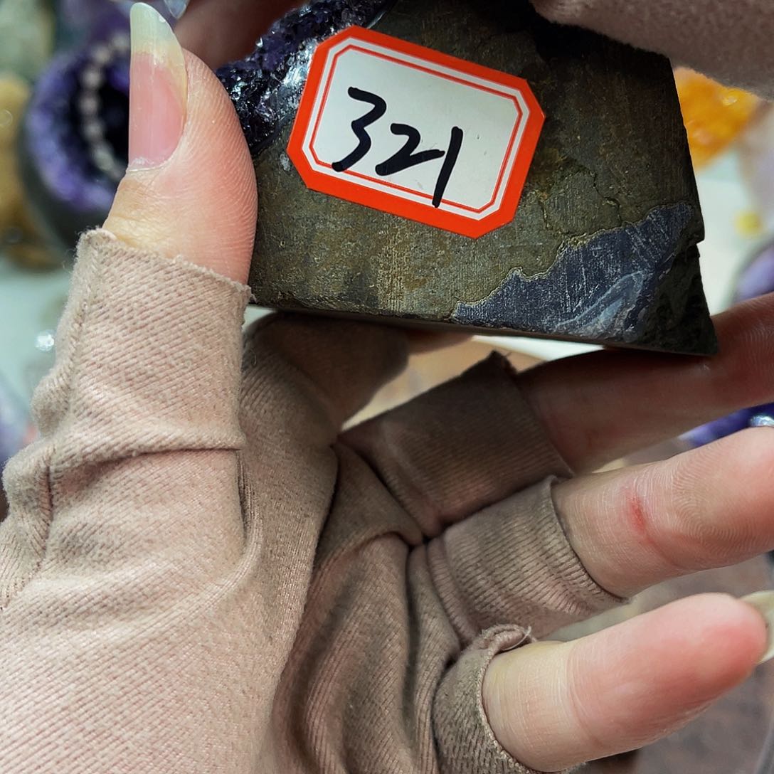 水晶随形摆件未镶嵌