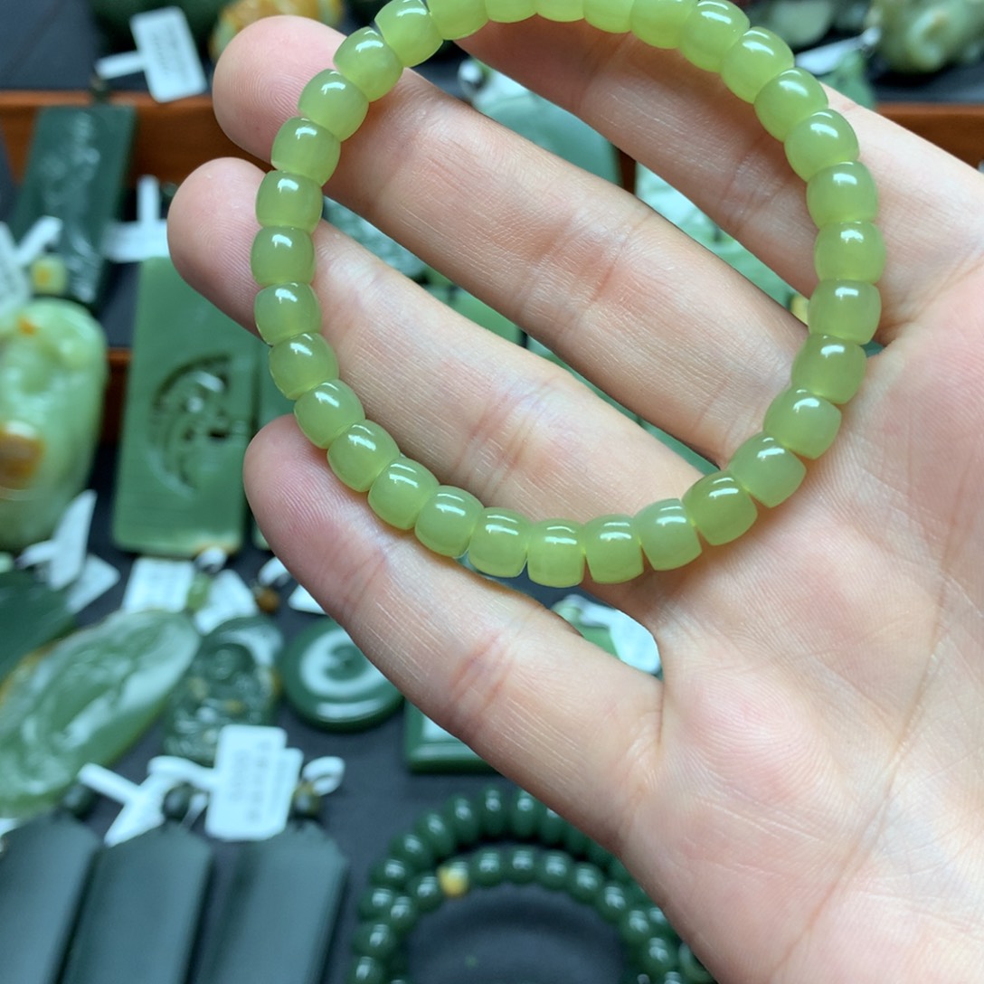 岫岩老玉（透闪石质玉）手链未镶嵌你****