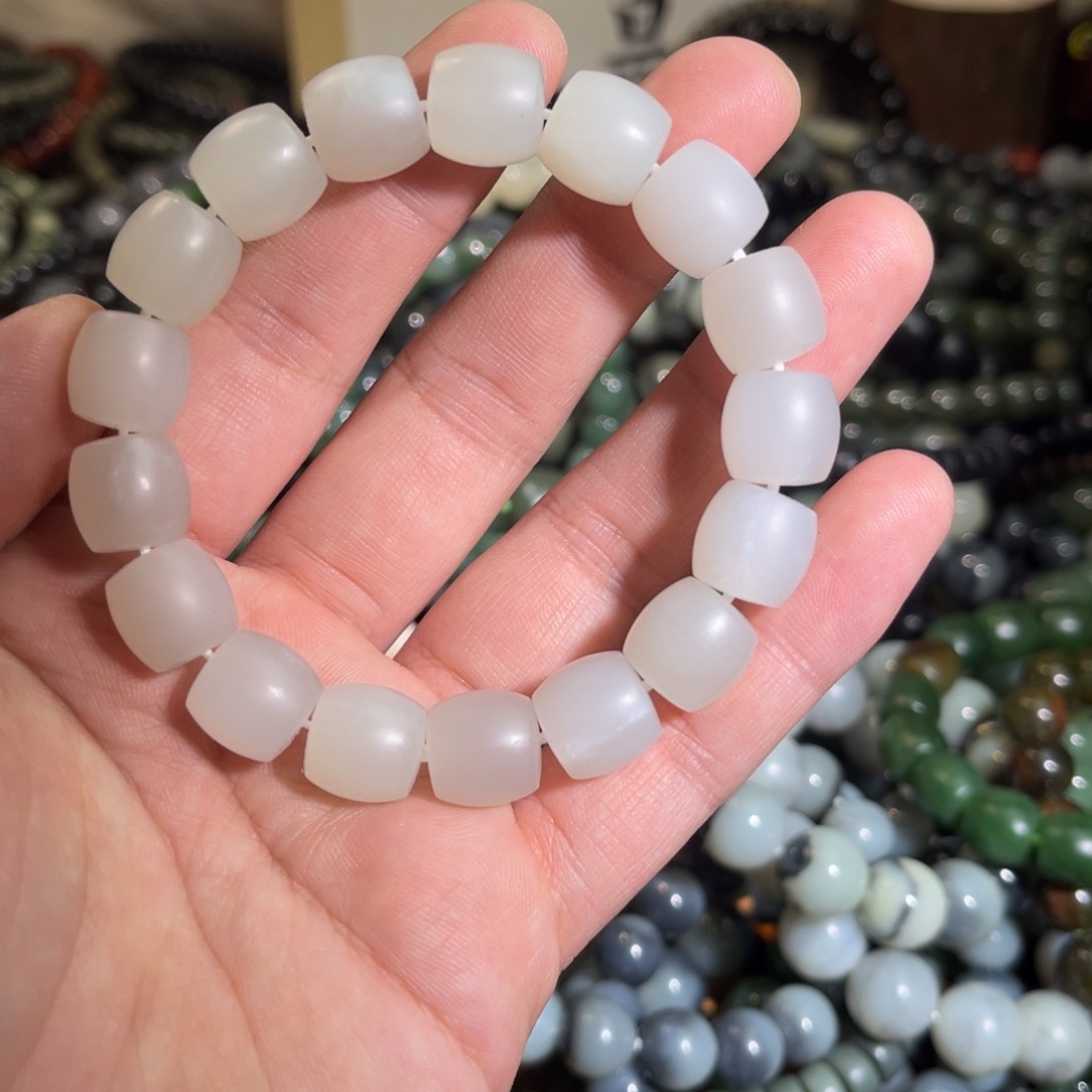 和田玉手链未镶嵌有棉