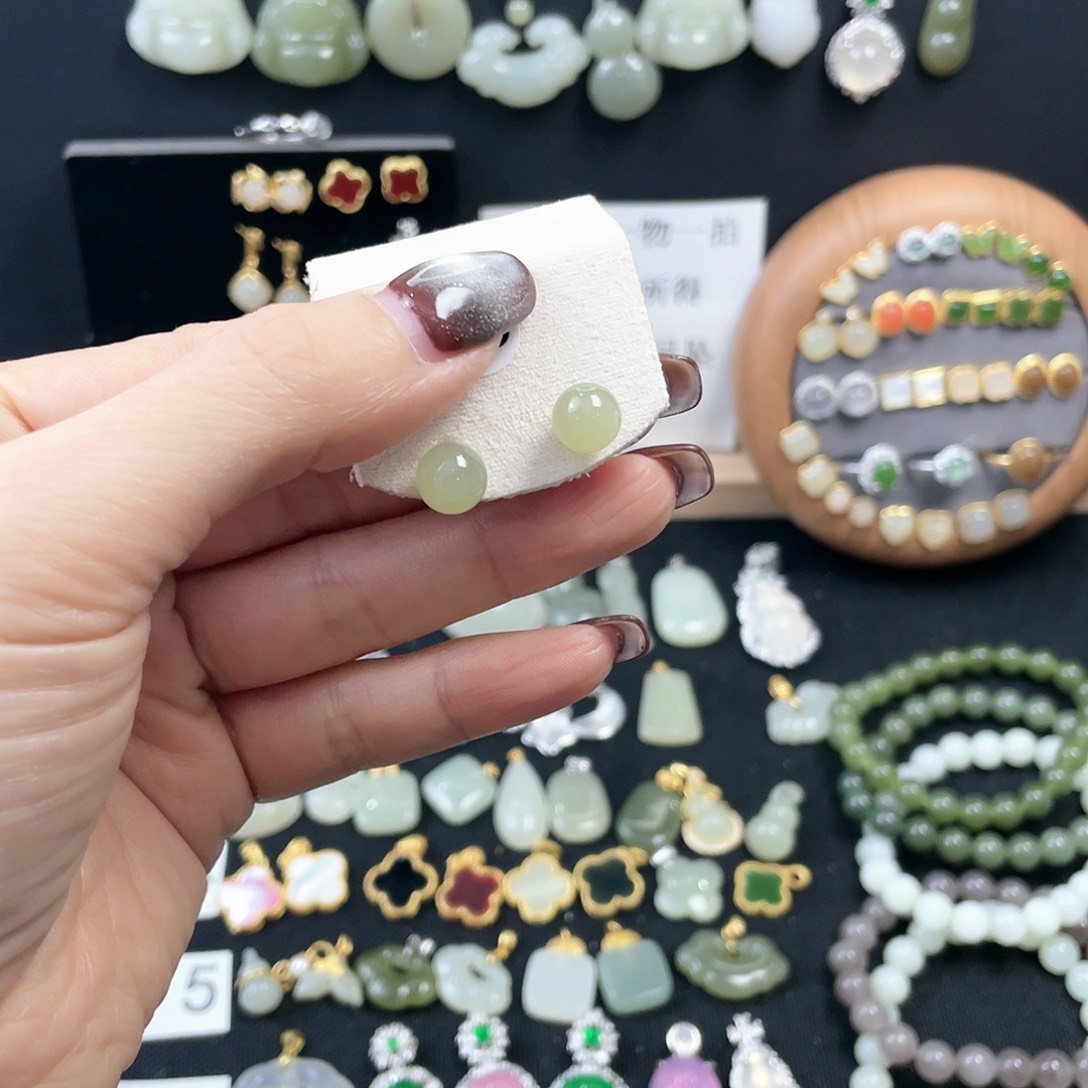 和田玉（糖玉）颈饰银S925镀金镶嵌