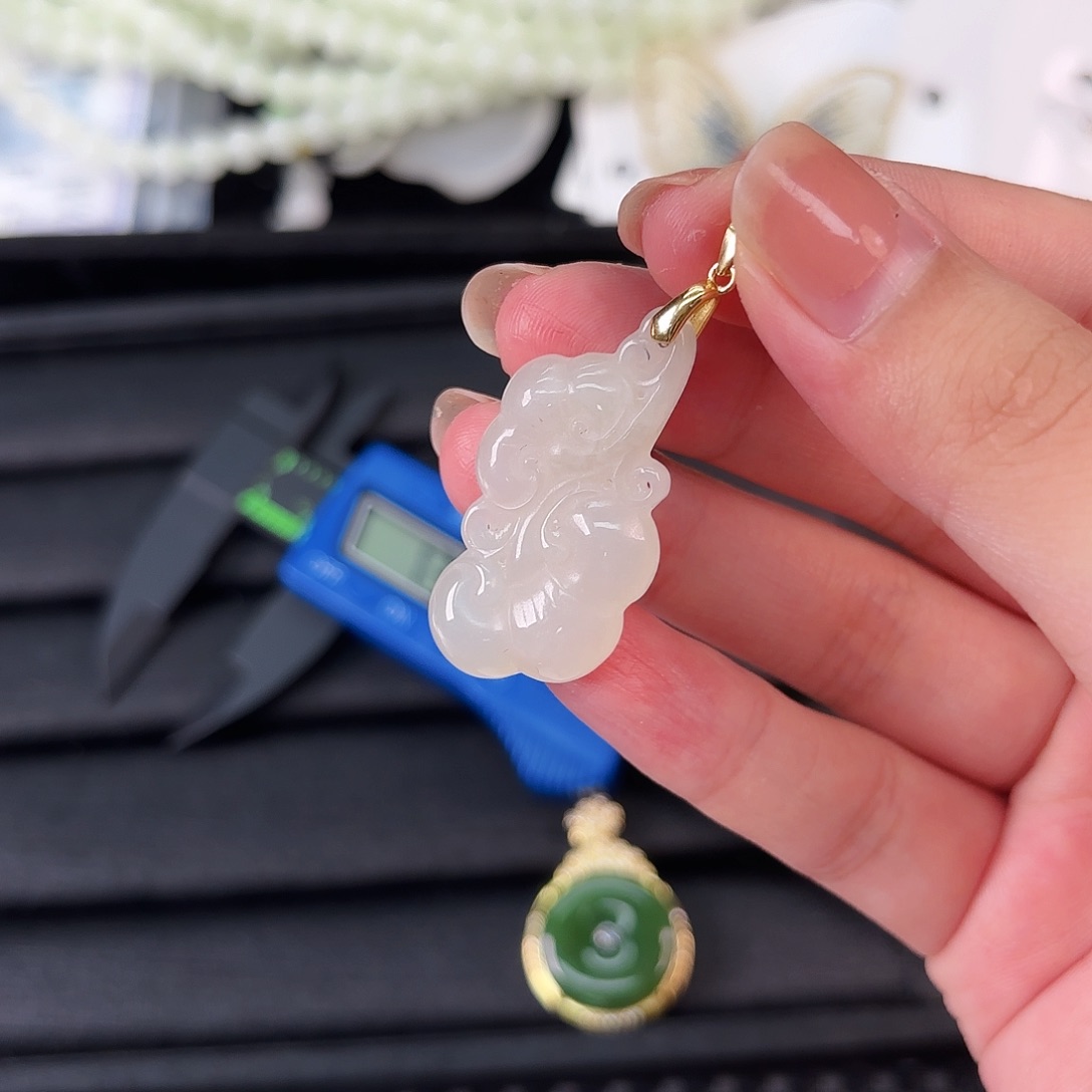 ****己和田玉银S925镶嵌颈饰白玉灵芝