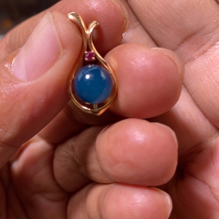 琥珀裸石未镶嵌配饰