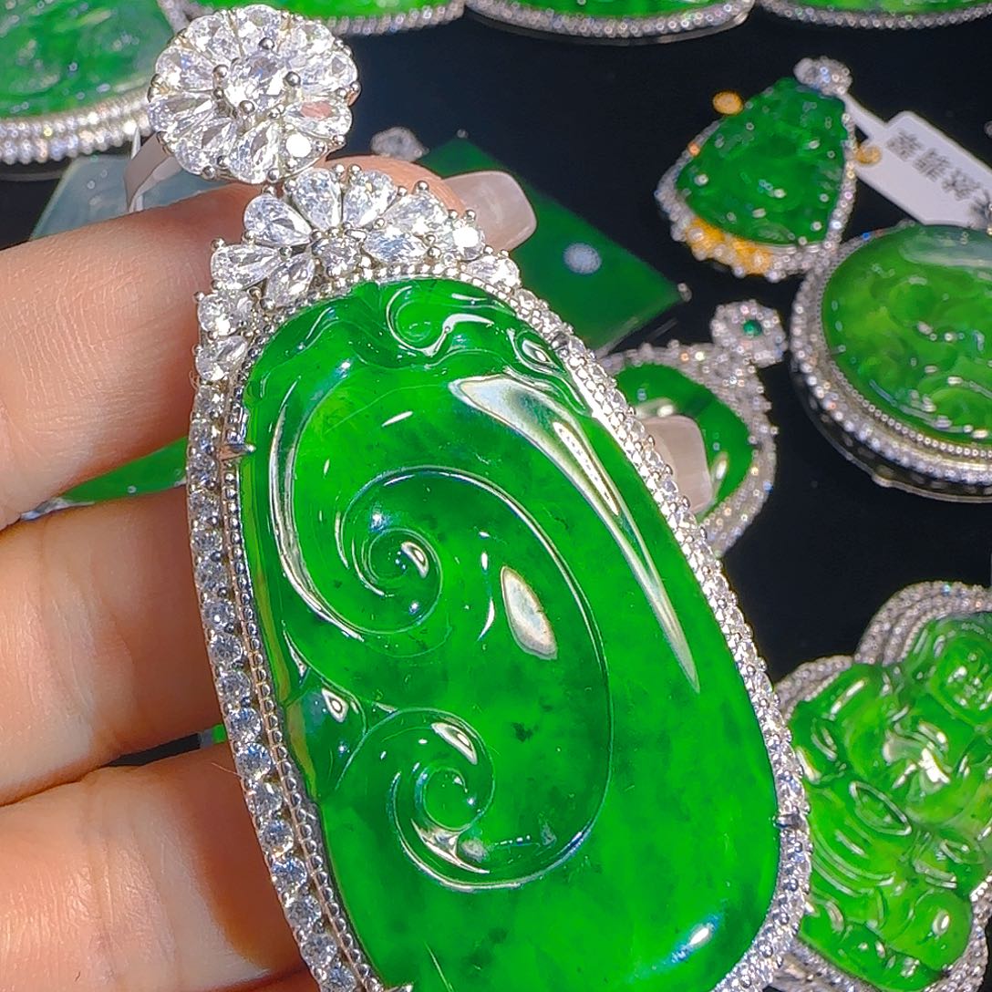 翡翠吊坠(赠链)银S925镶嵌