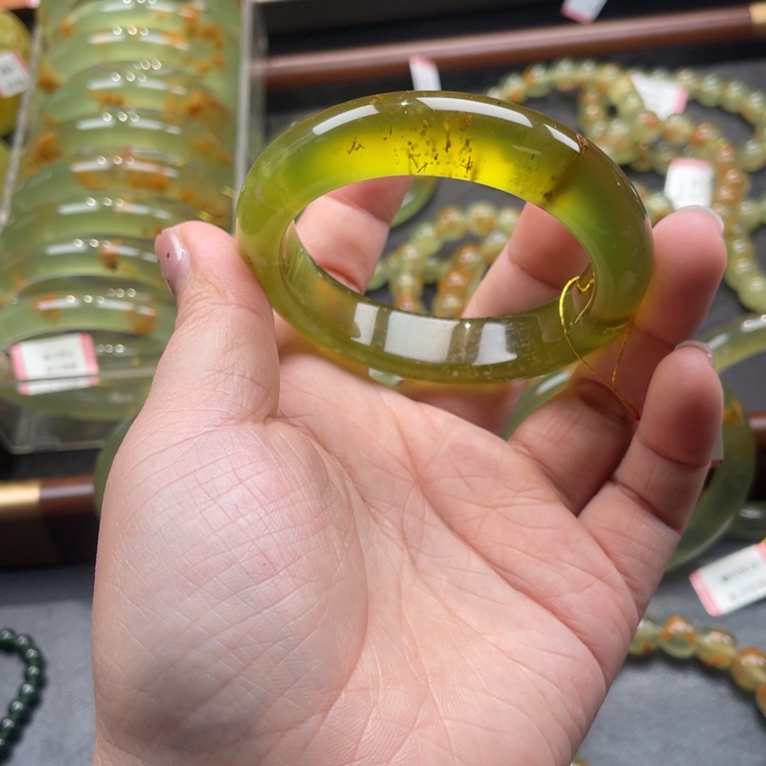 未镶嵌蛇纹石玉手镯