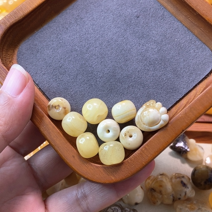 b***_琥珀未镶嵌珠宝奇石