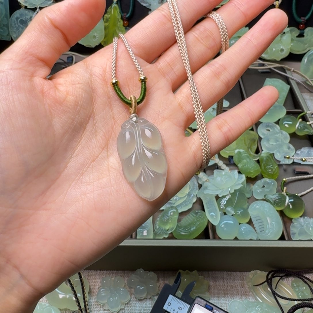 蛇纹石玉项链未镶嵌