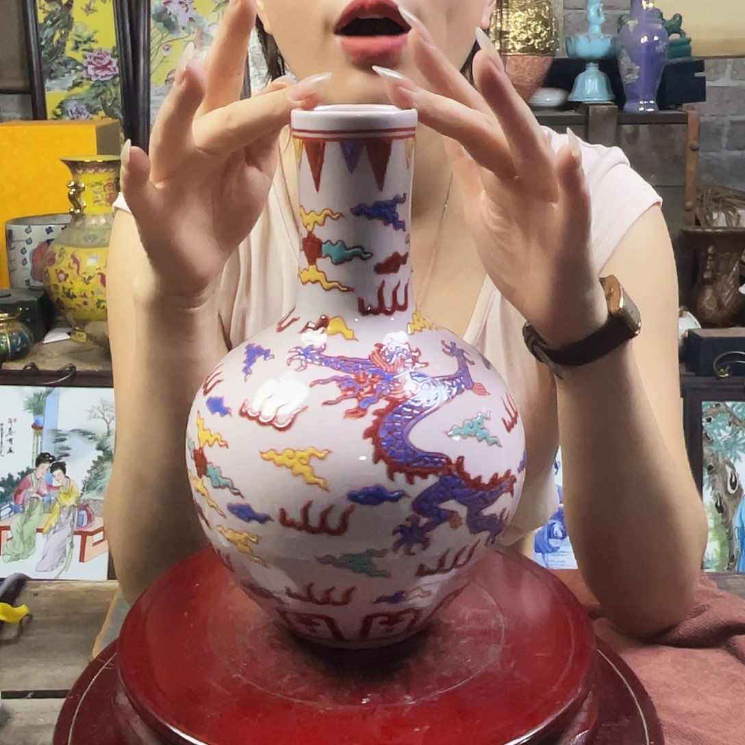 摆件景德镇陶瓷。 