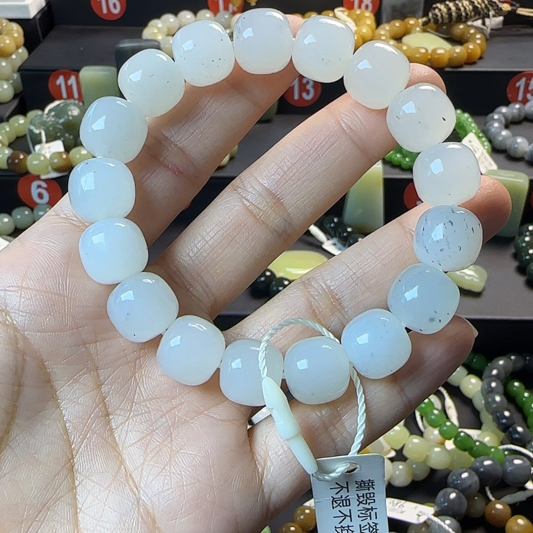 可****和田玉未镶嵌手链