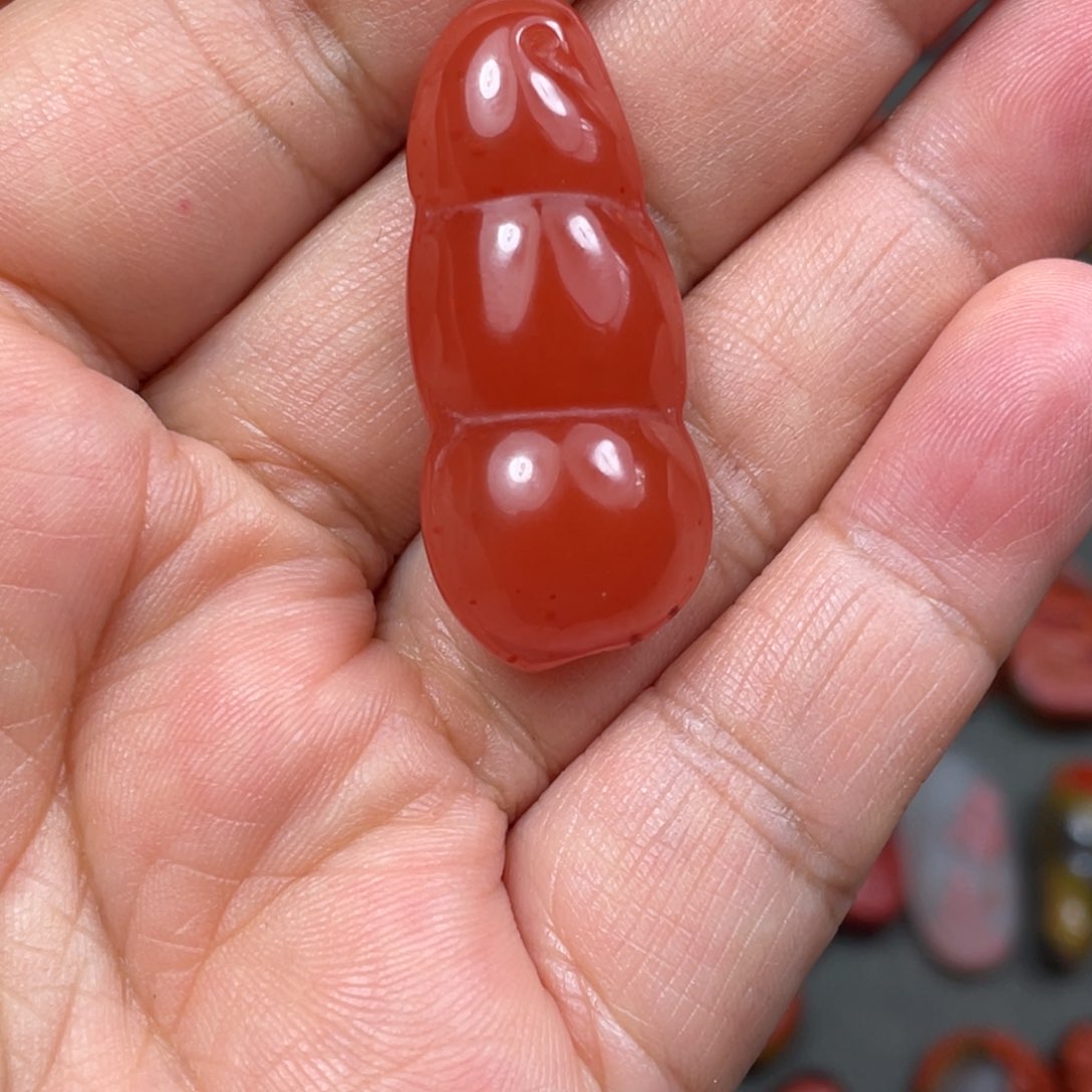 南红玛瑙未镶嵌颈饰