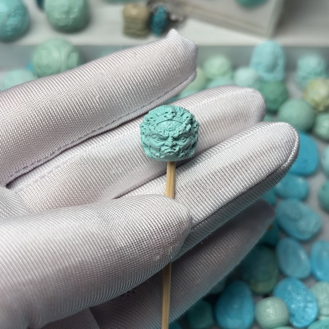 绿松石雕刻件未镶嵌