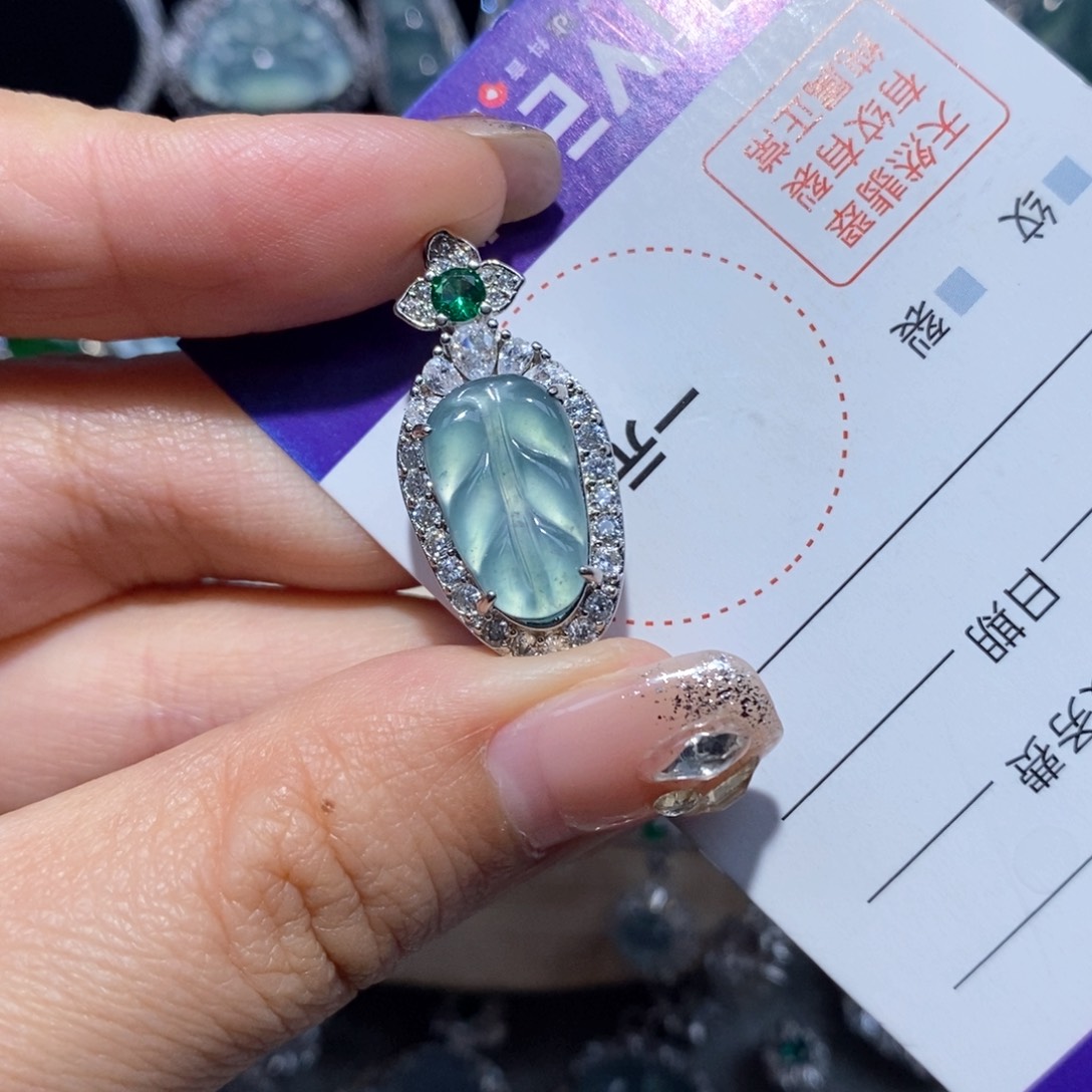 翡翠项链未镶嵌翡翠