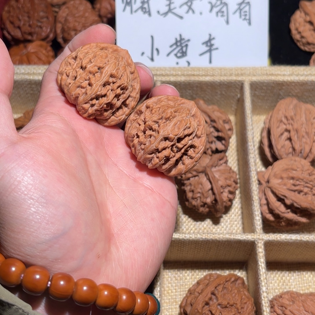 文玩核桃吊坠39拱桥底三角楼