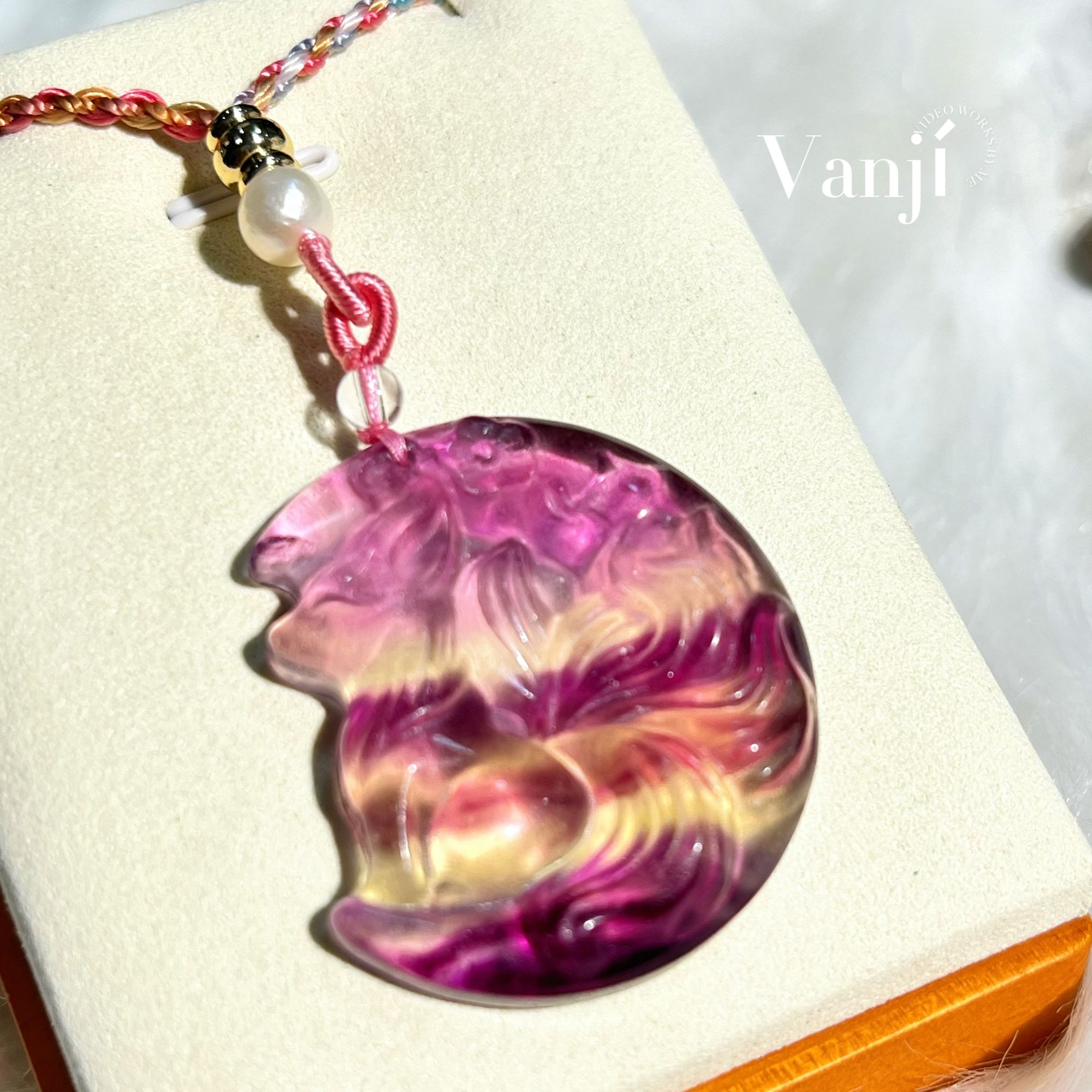 【奔月】萤石九尾狐糖果渐变色项链天然活口可调节多样性发货