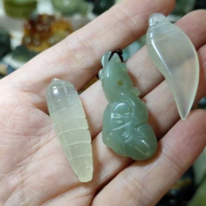 岫玉未镶嵌挂坠款式