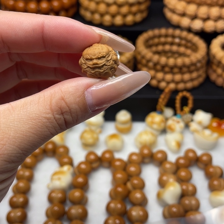 天***堂吊坠猴头核桃九面大威德金刚单颗