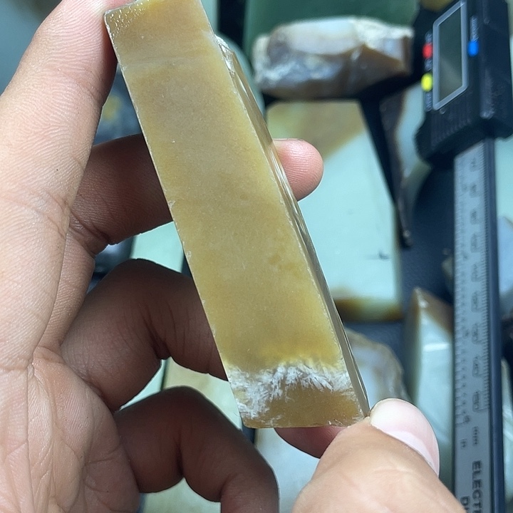 和田玉（糖玉）未镶嵌颈饰