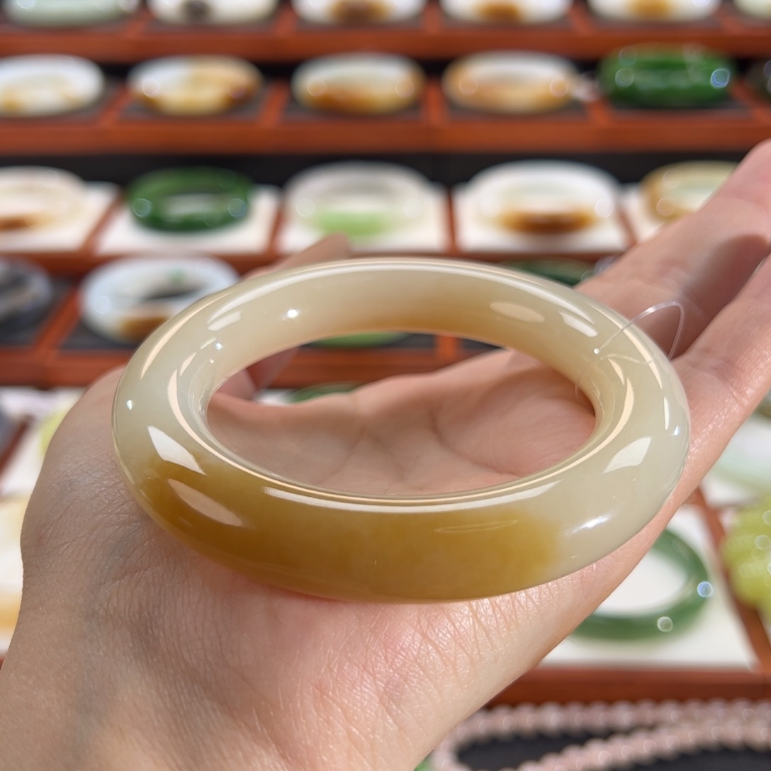 和田玉（糖玉）手镯未镶嵌