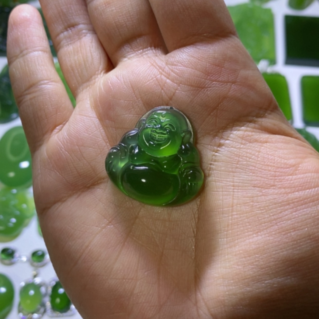 【闪购商品】蛇纹石玉颈饰未镶嵌人**茶