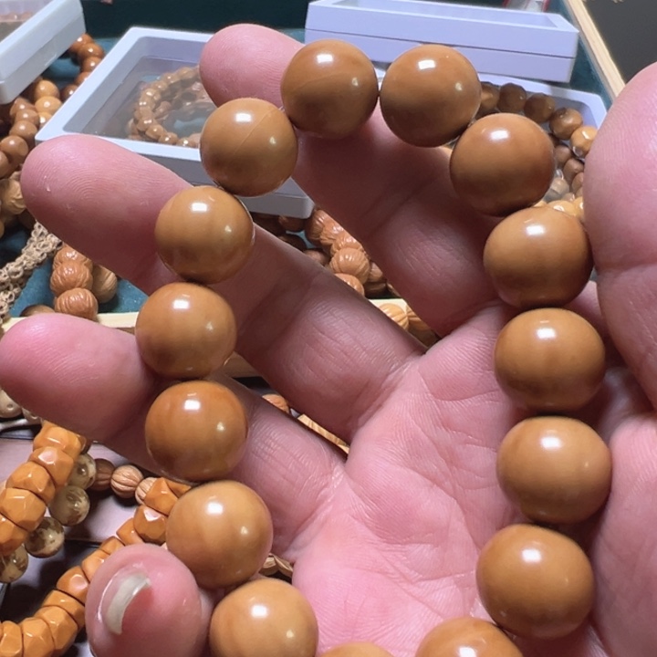 派***星光柱手串猴头核桃瑕疵