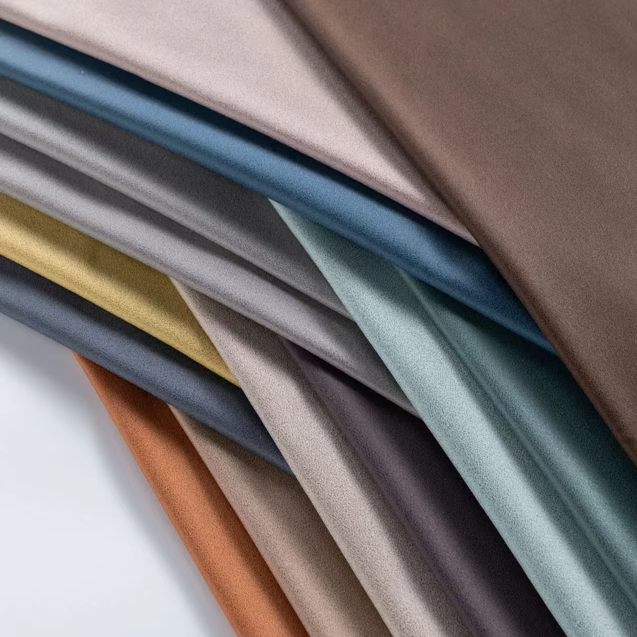 布料咖色丝绒上衣