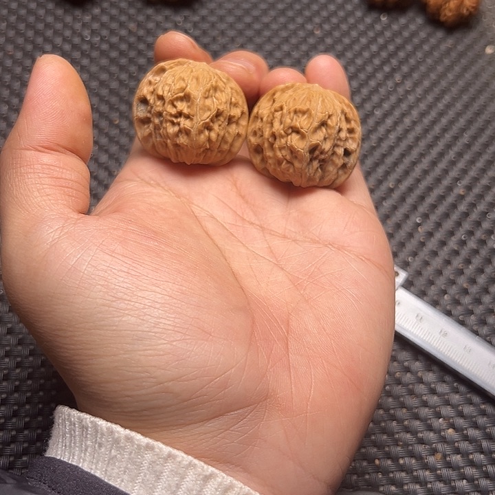 文玩核桃吊坠磨盘