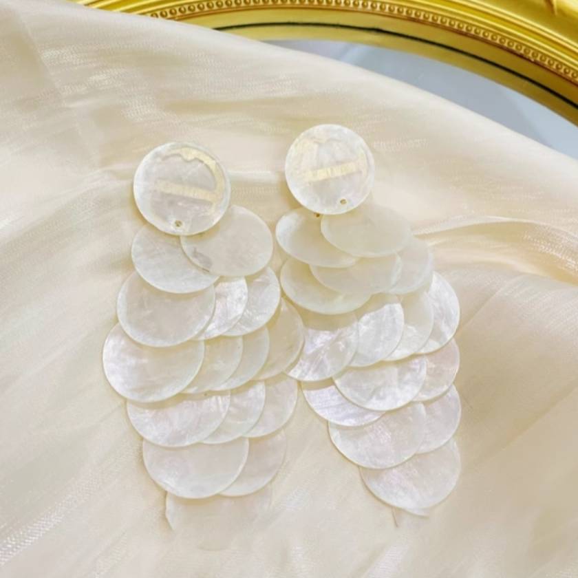 钛合金BK170新款新娘结婚婚纱耳环夸张天然贝壳耳环葡萄串流苏