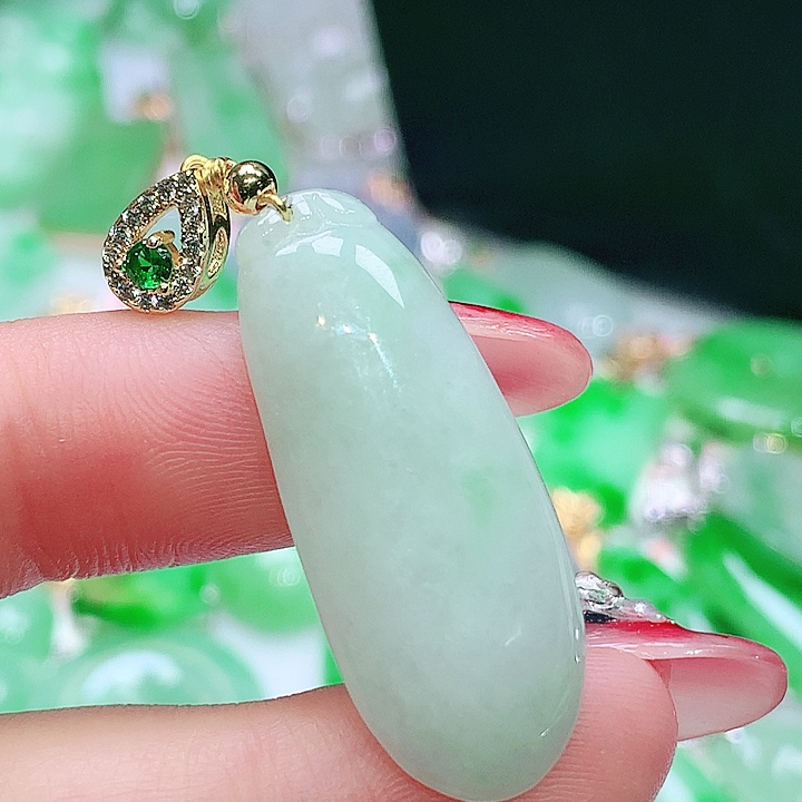 翡翠未镶嵌颈饰翡翠