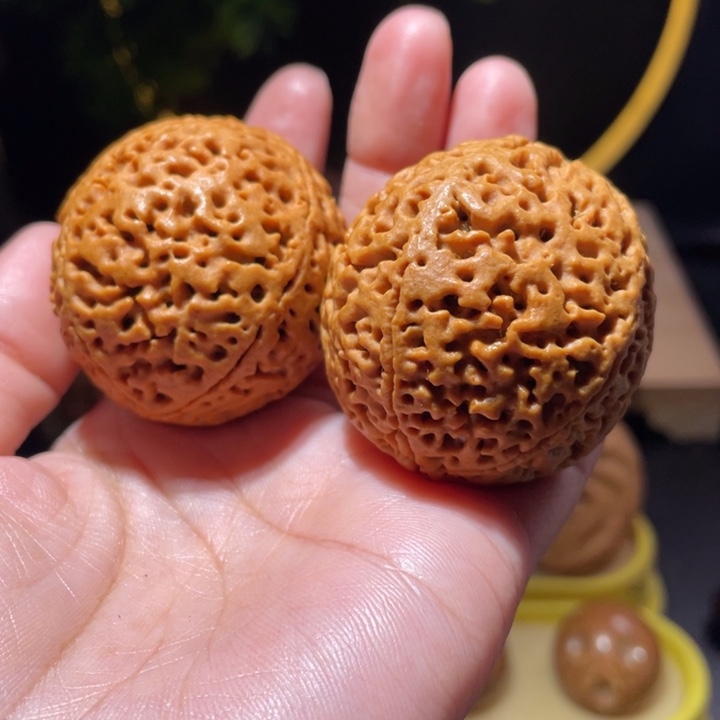 桃核把件四五瓣金刚菩提