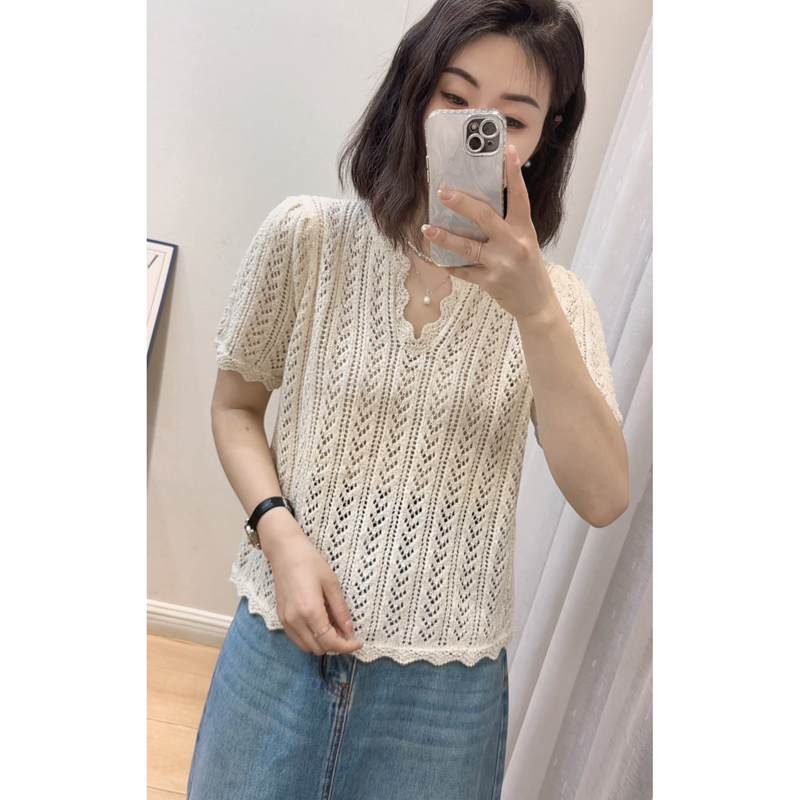 设计感V领短袖镂空针织上衣520