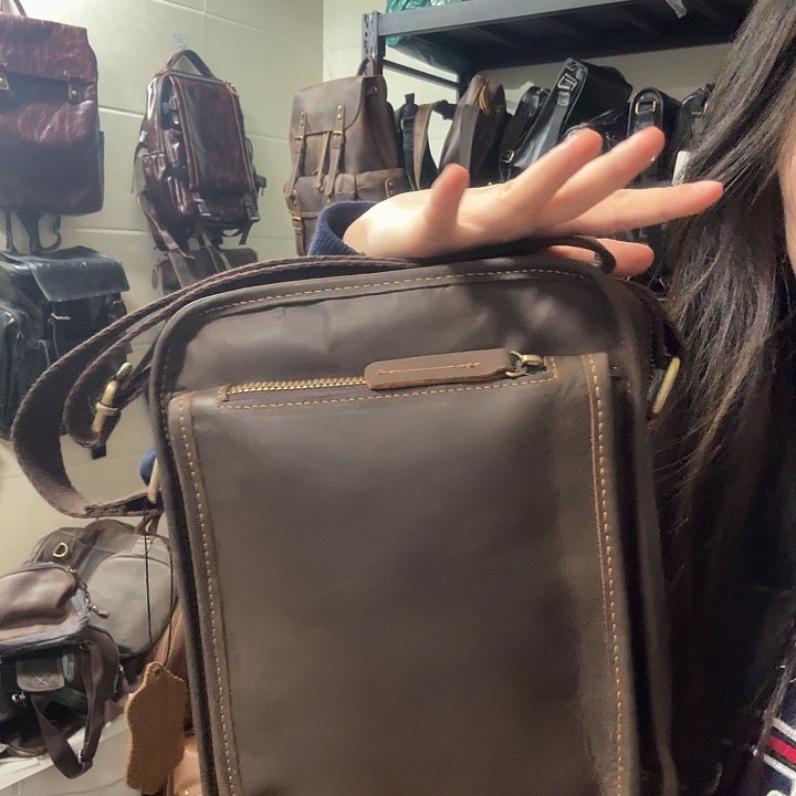 头层牛皮斜挎包包