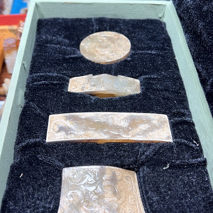 和田玉挂件未镶嵌烟**人