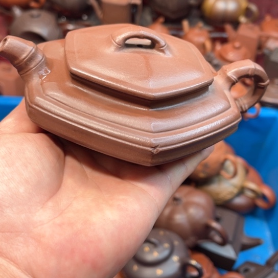 紫砂茶壶瑕疵……………………