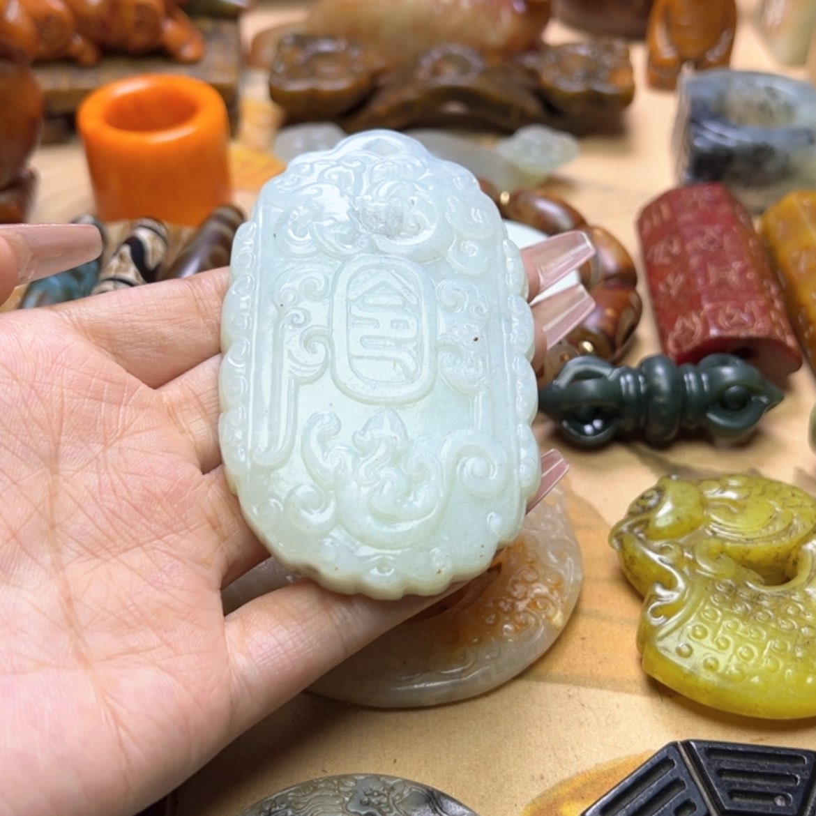 【闪购商品】蛇纹石玉颈饰未镶嵌