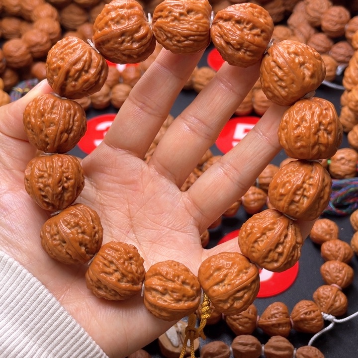 文玩核桃吊坠桃心