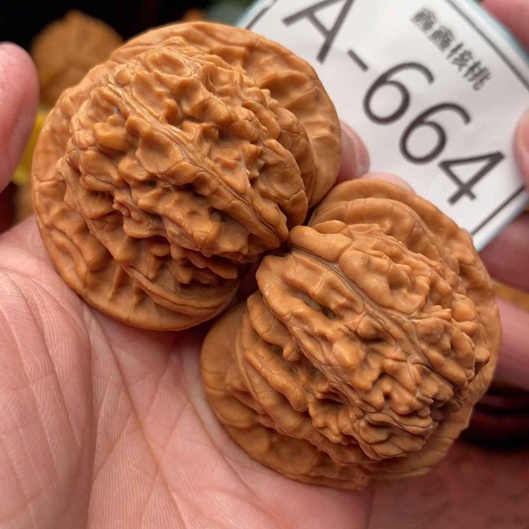 文玩核桃把件汉高楼45