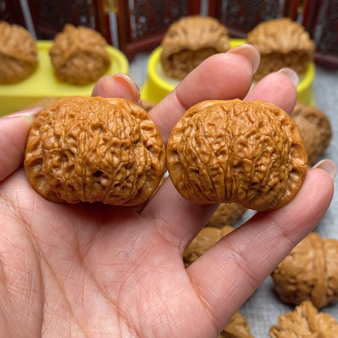 文玩核桃把件血麒麟39.8