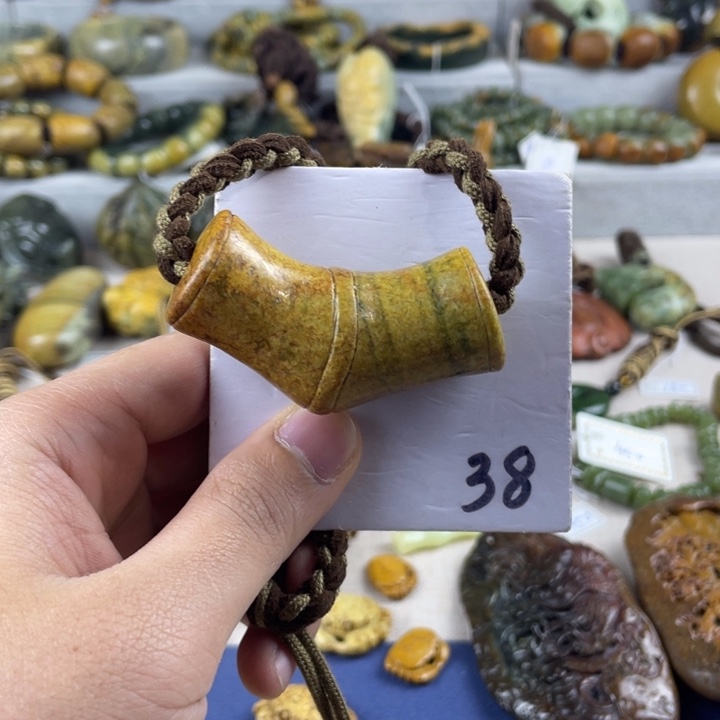 岫岩河磨玉（透闪石质玉）未镶嵌珠宝奇石