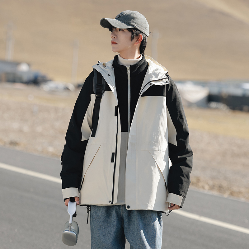 蕉下客户外三合一可拆卸冲锋衣秋冬季防风防水情侣款登山服