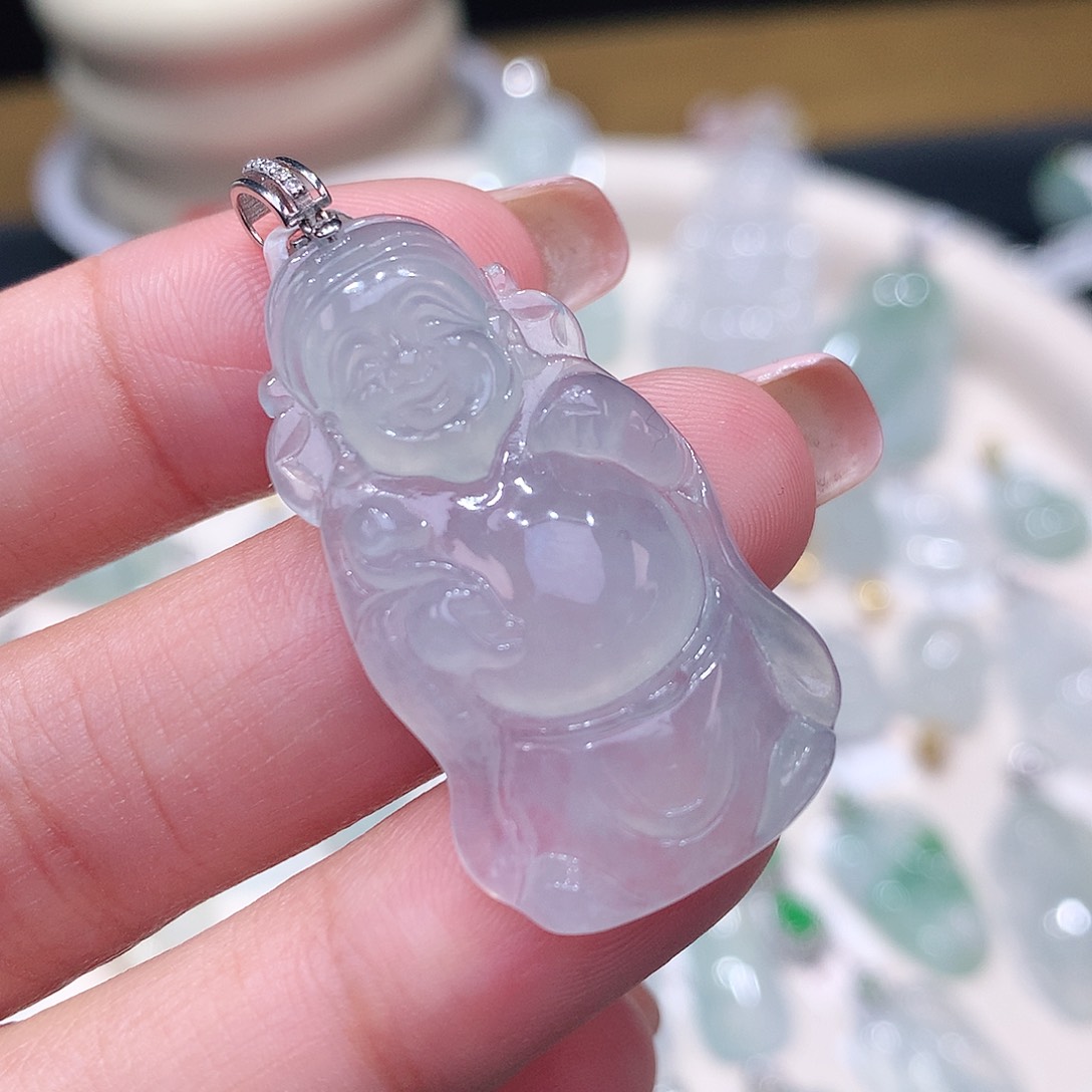 颈饰18K金镶嵌翡翠财神