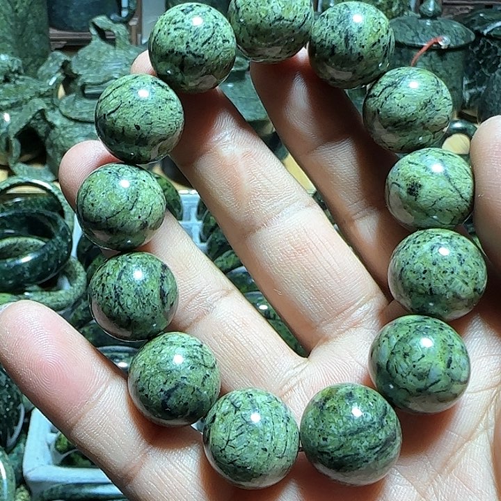 蛇纹石玉手串1.8cm未镶嵌