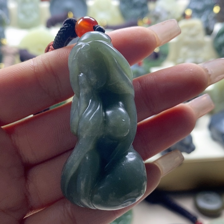 和田玉颈饰未镶嵌