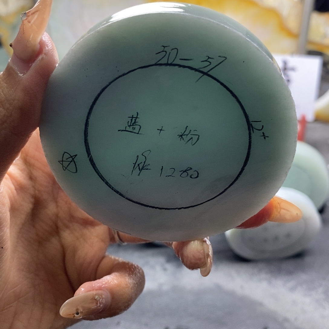 定制翡翠未镶嵌翡翠手镯