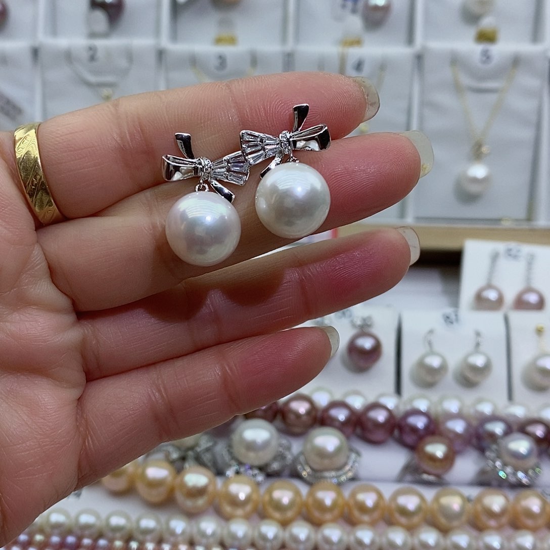 淡水珍珠吊坠(赠链)银S925镶嵌